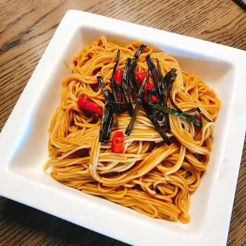 极其成功的葱油拌面了解一下,飘香四溢