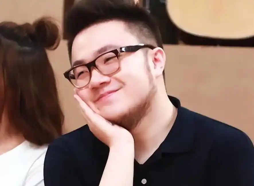 如今再看宋丹丹的儿子巴图的今天,不知道英达是否感到后悔了吗?