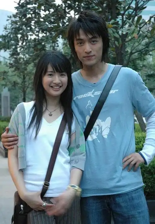 林依晨你们都说胡歌老婆长得像我和杨幂那我也沾上漂亮的边了