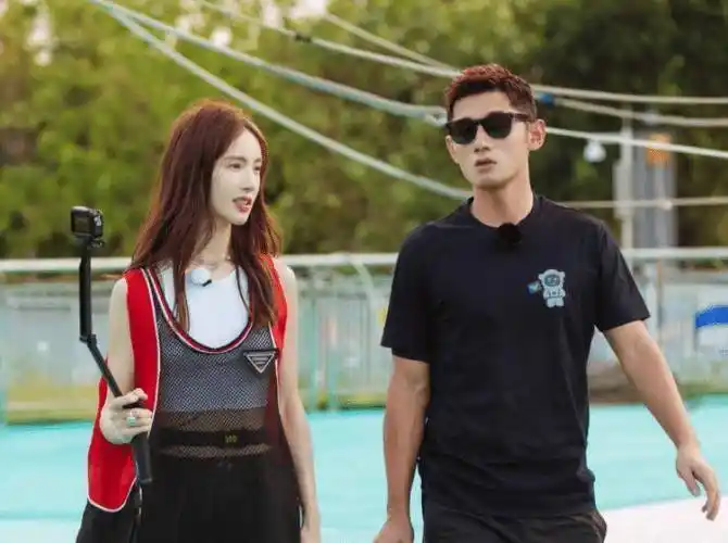 金晨直言很喜欢吃饭,张继科的回答却显没情商,怪不得只能是朋友