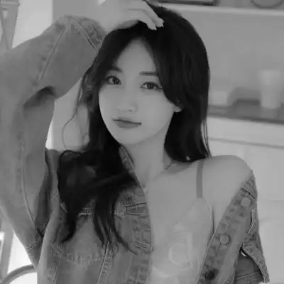 黑白气质美女头像图片大全124张_女生头像_头像屋