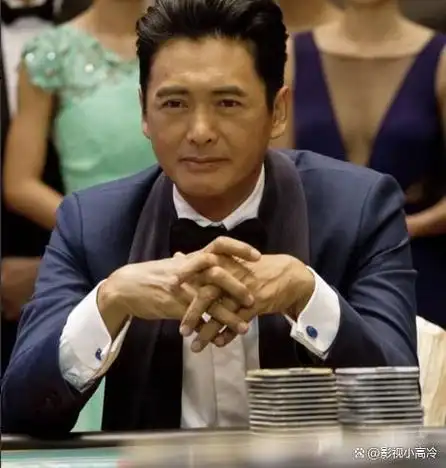 向华强说对了!不演戏就"消失"的周润发,早已经走上另一条大道