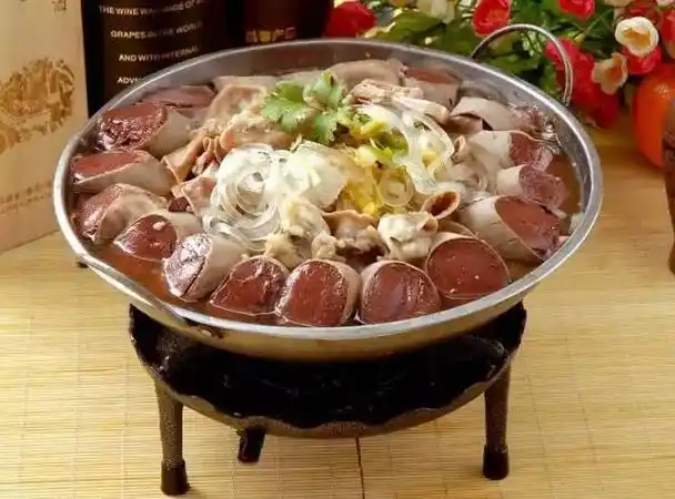 杀猪菜是什么地方的菜(东北菜杀猪菜是什么味道的食物)