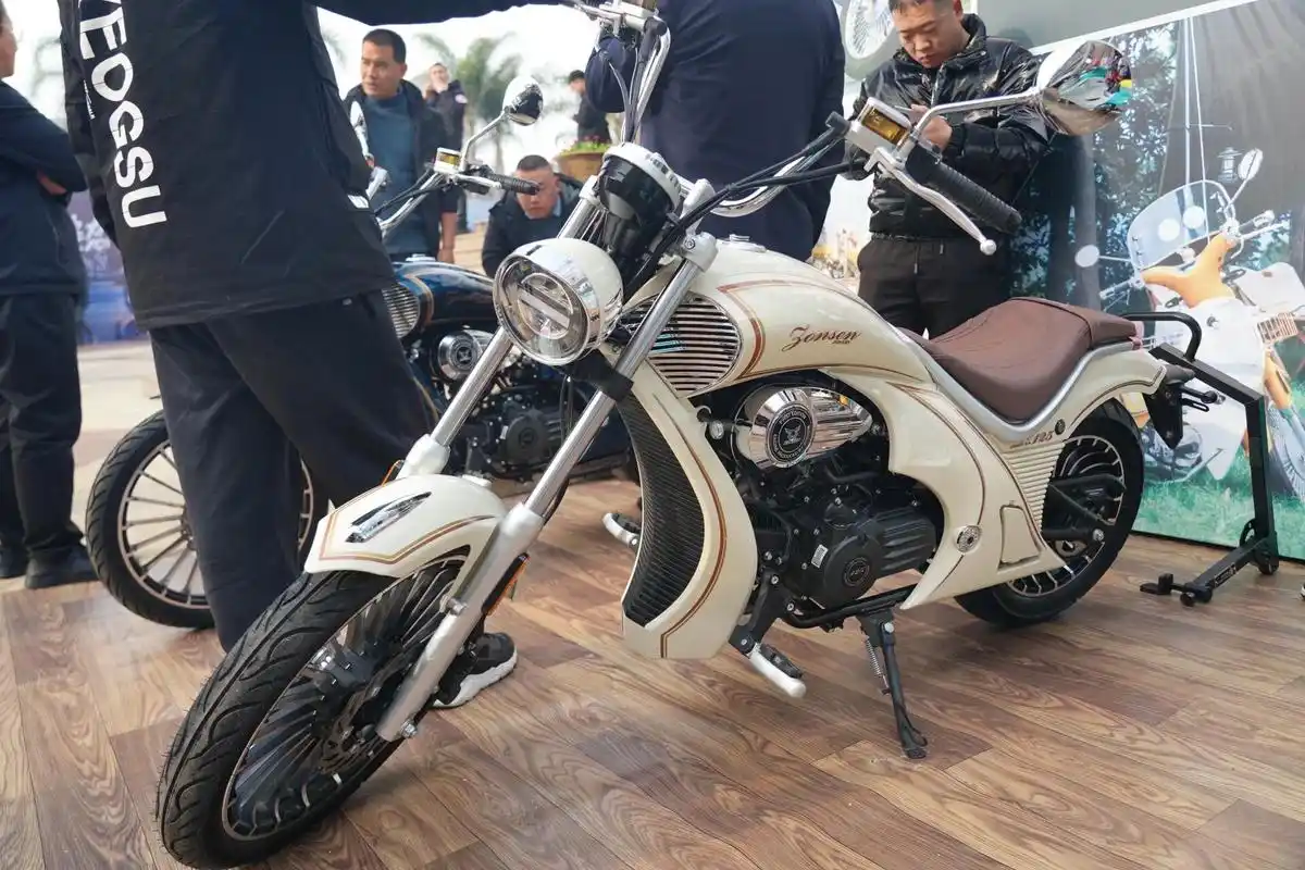 宗申优米 不用挂挡的机车 宗申潮派,优米,umi125开始预定  无级变速的