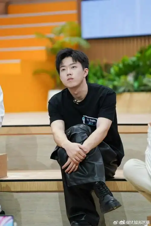 你散落光芒,我拾级而上