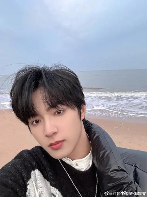 刘耀文方辟谣恋情##时代峰峻辟谣刘耀文飞凡恋情##刘耀文 飞凡