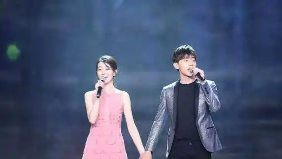 本以为和邓伦最配的是李沁,没想到他俩更是配一脸_马思纯_孙怡_网友