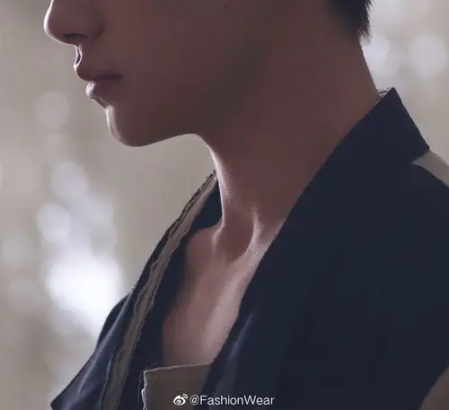 易烊千玺致命锁骨杀系列