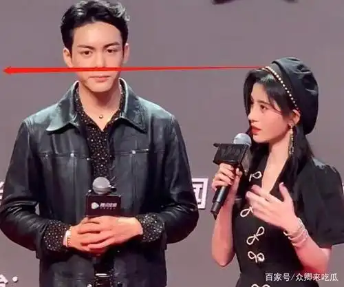 183的曾舜晞与鞠婧祎同框,身高差距太明显,鞠婧祎身高藏不住了