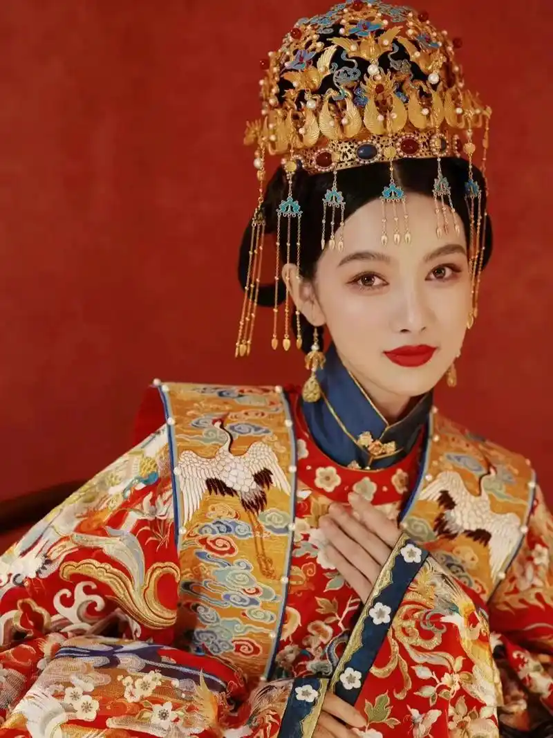 仪式感满满的古装婚纱照6015 红色背景下喜