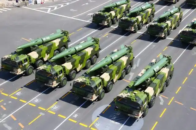 简氏称东风26亮相阅兵式表明该导弹或已部署