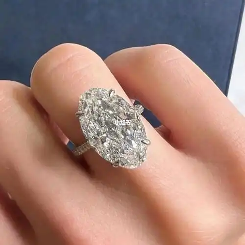 10克拉椭圆钻戒