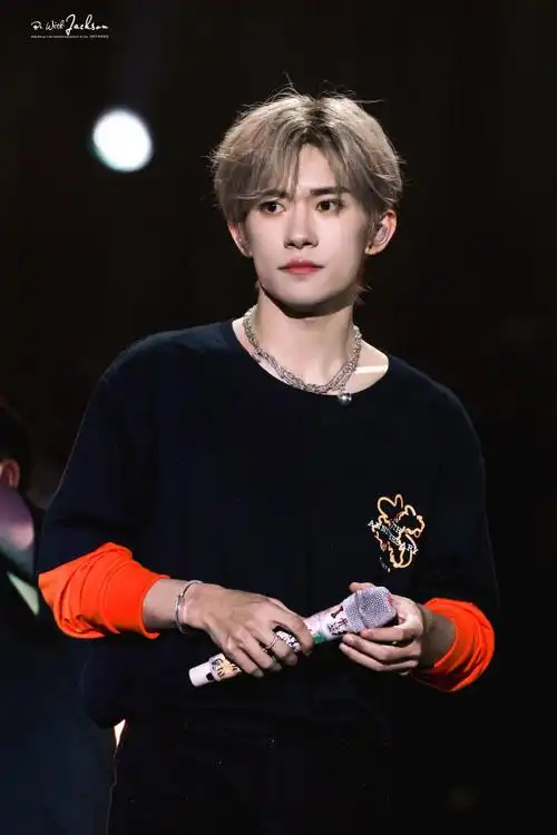 易烊千玺一朝回到解放前##tfboys演唱会优酷最少进账6550万