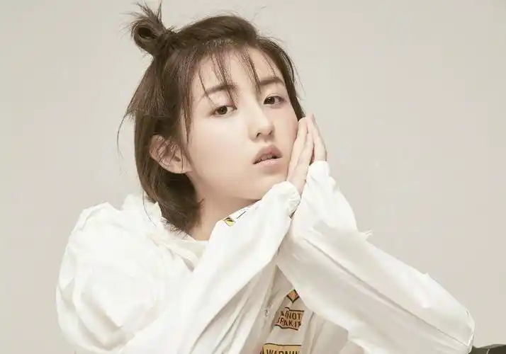 张子枫古装不惊艳,被嘲丫鬟脸,你们怎么忘了越大越美的女神们_模样_小