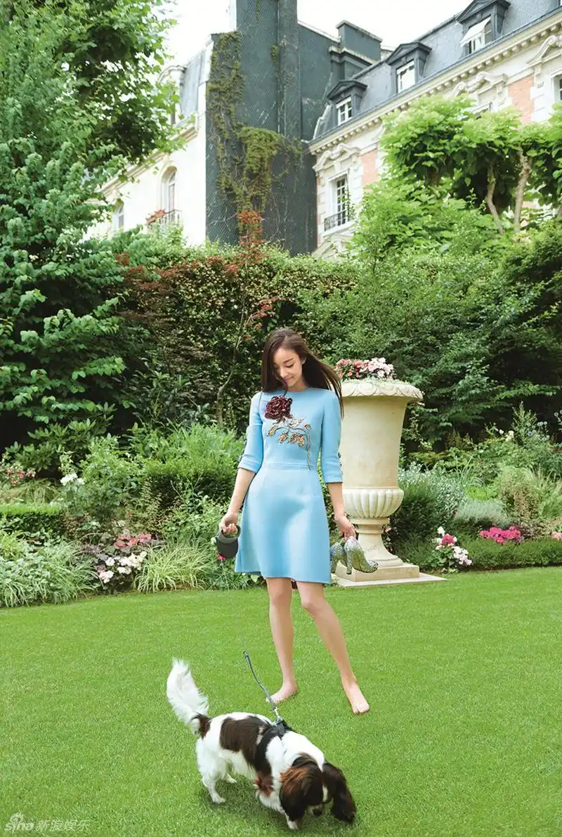 组图:倪妮信步游巴黎 打赤脚随性做自己_高清图集_新浪网