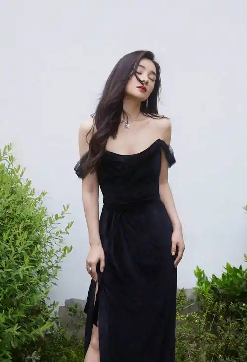 袁姗姗一字肩高时尚礼服_的设计_发型_红唇