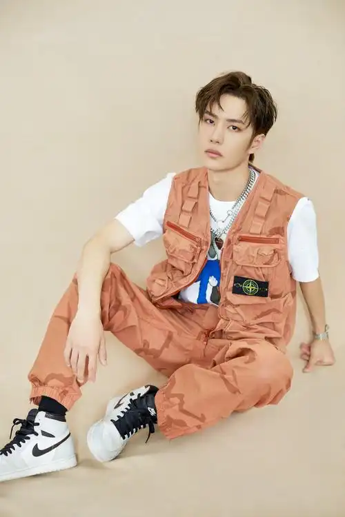 王一博《极限青春》超有梗 私下成半永久练习狂