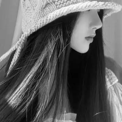 女头ins风真人黑白120张_女生头像_头像屋