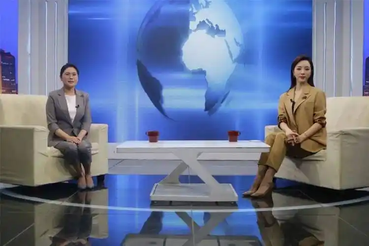 访谈,邀请行业领域中的标杆人物坐客演播室,与央视主持人一对一,面对