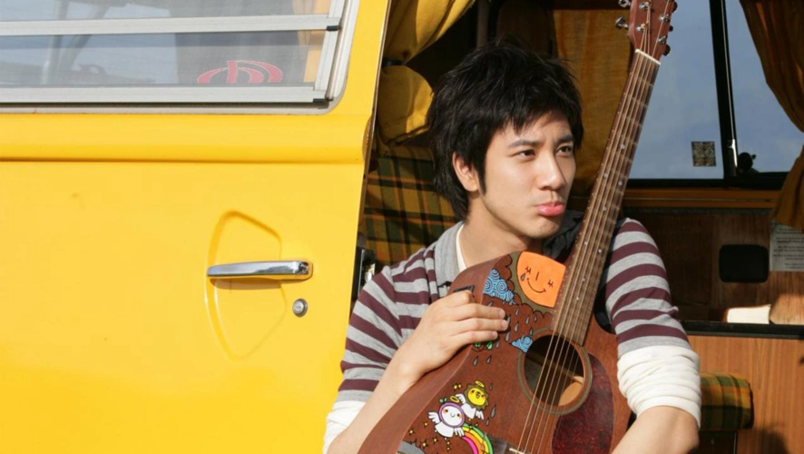 王力宏李靓蕾带两女儿出游 李靓蕾三胎孕肚成亮点