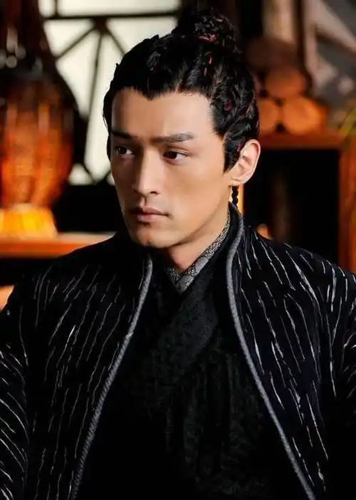 第一眼看不帅,却很好"嗑"的4位古装剧男神,满屏的"荷尔蒙"_胡歌