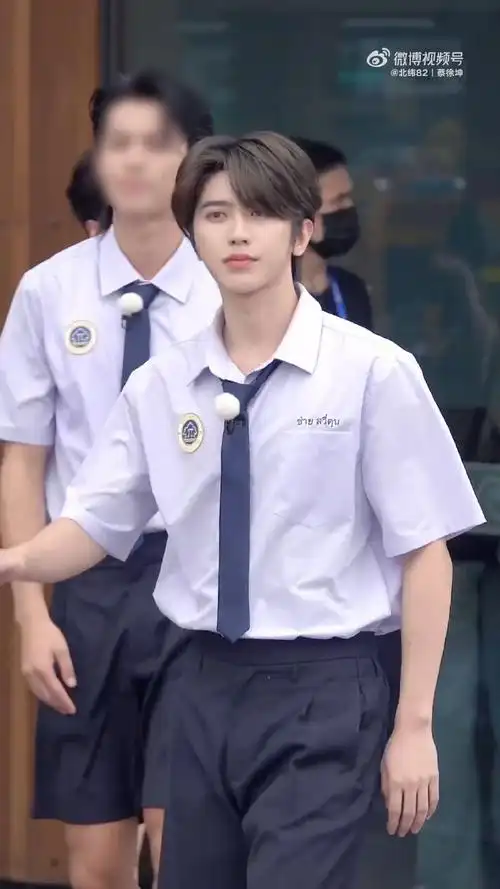 伟大的脸伟大的蔡徐坤啊啊啊啊啊啊啊啊啊啊啊啊啊啊谁给我上呼吸机!