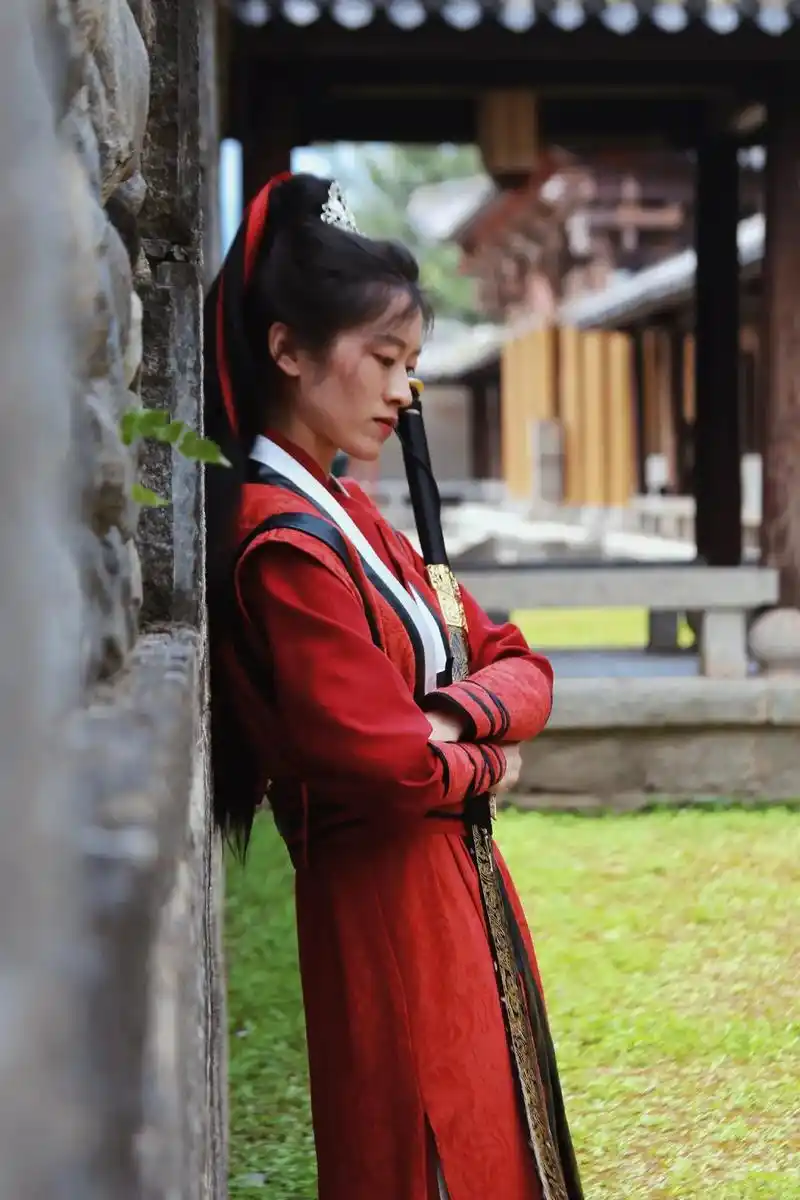 若生在古代,定要做个侠女,一世侠骨柔情,半生自在逍遥,阅尽世 - 抖音