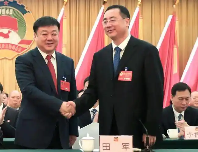 选举产生新一届领导班子市政协十届一次会议闭幕