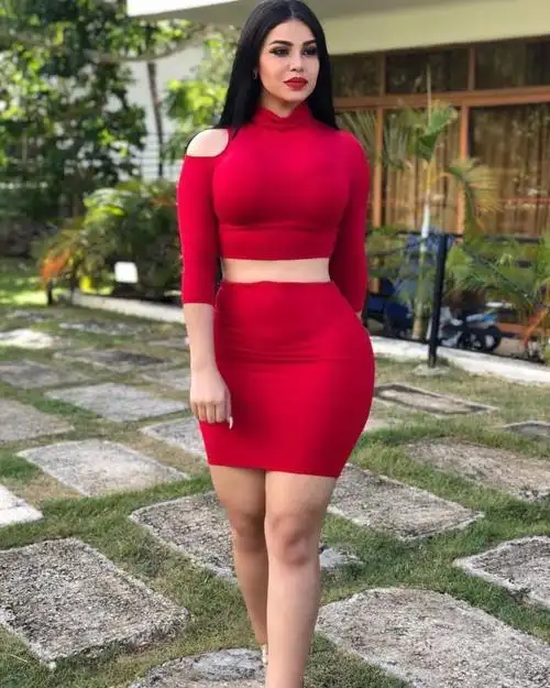 服装模特,体重高达150斤却拥有小蛮腰,自称从不缺追求者|丽萨|肉肉