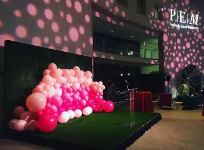 展会展台搭建工厂舞台设计创意参考:气球布景舞台