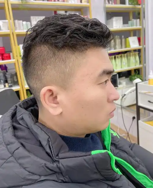 头发油,发根不蓬松,电棒烫解决#南通如皋市  #同城推荐  #男士发型