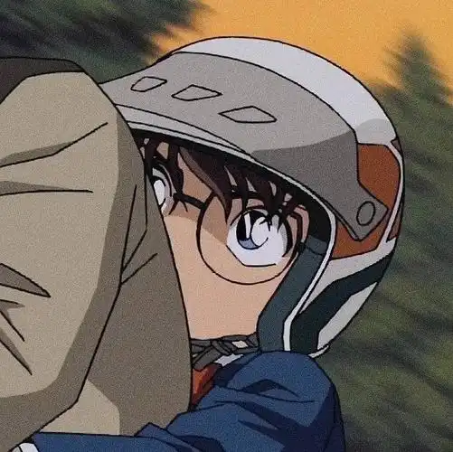 最赞回应 森2020-08-30 22:18:59 盲猜前面开摩托的是服部平次?