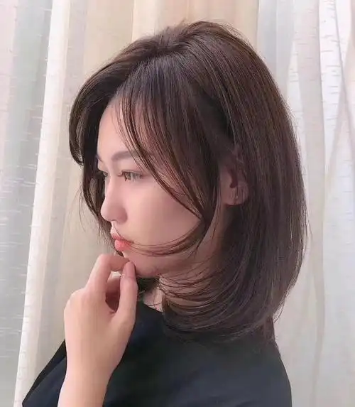 圆脸女生适合的发型还是挺多的哦,千万别固执地留着同一款发型!