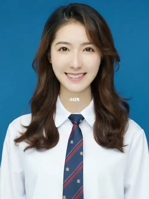 南宁最美证件照简单的白衬衫也很清新