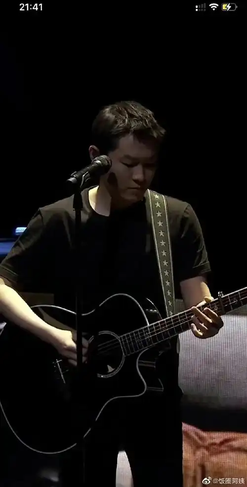 梁博发福后好像岳云鹏