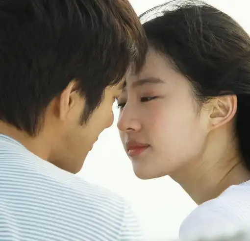 图刘亦菲王力宏恋爱通告热映两人上演浪漫爱情喜剧