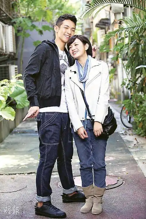 柯震东陈妍希街头热吻