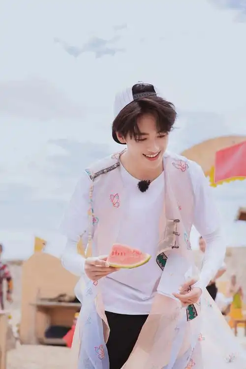 何洛洛《极限挑战宝藏行》逆袭综艺喜剧人