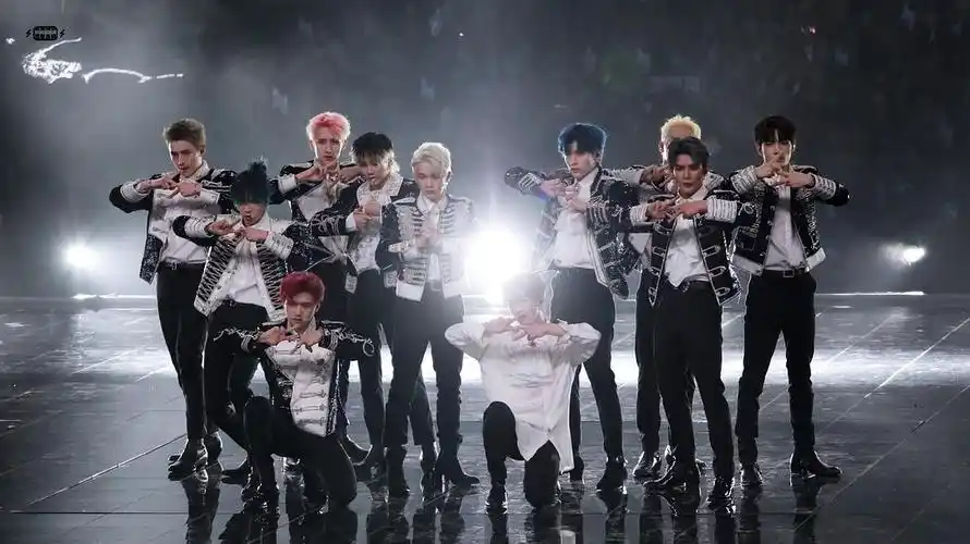 演唱会首秀的新歌彼方世界拼字舞台专属r1se11人的舞蹈演唱会这版造型