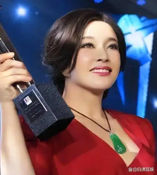 善恶终有报73岁还前凸后翘的四婚刘晓庆走上了另一条道路