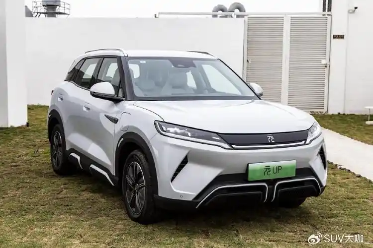 都市通勤代步优选,比亚迪元up是年轻人第一台纯电suv?-新浪汽车