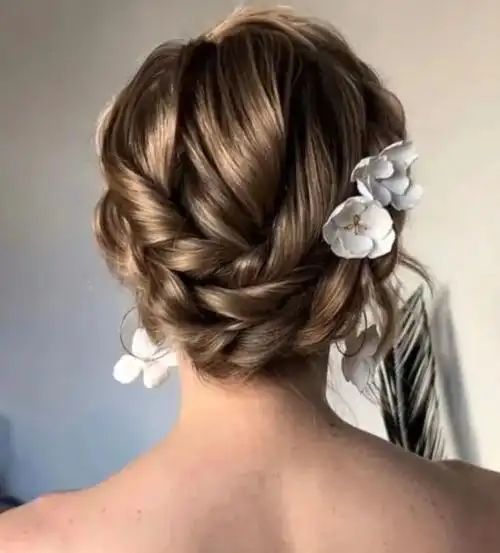 编发盘发发型很有森系文艺感,不管谁都可以扎的发型,减龄好看又迷人哦