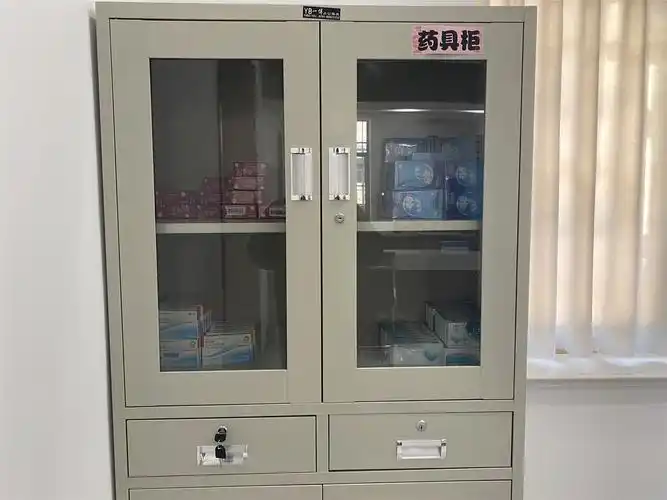 便民服务中心药具柜内的药物供群众免费使用
