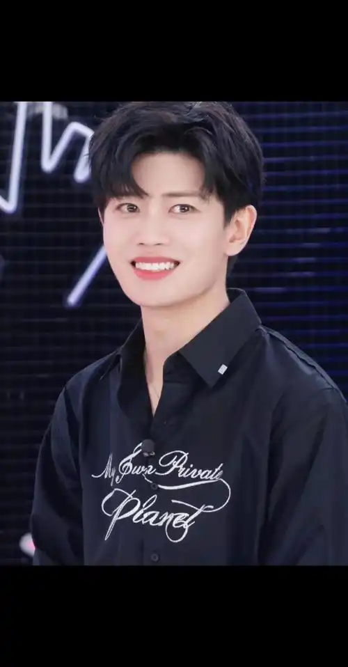 任嘉伦笑容鲨.#任嘉伦 #追星 #治愈系笑容 #最想见的人  - 抖音