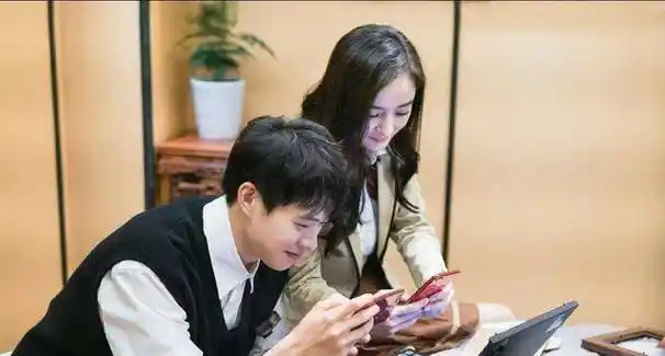 杨幂魏大勋恋爱绯闻经过,网友说这实锤,就等官宣了_互动_恋情_证据