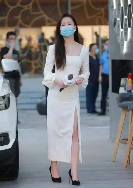 白色礼服裙,清新自然,时尚大气,长款更显气质出众_裙子_皮肤_小腿