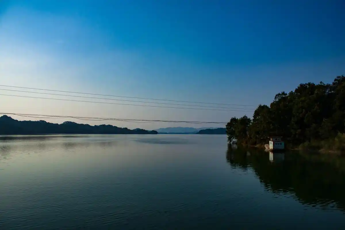 治愈系风景 #摄影 #旅行 #晚霞 #庐山西海风景区 - 抖音