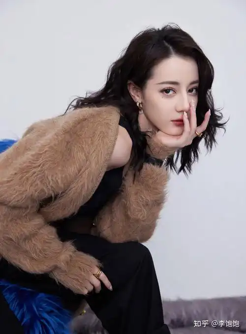 有没有热巴的出圈美图? - 知乎