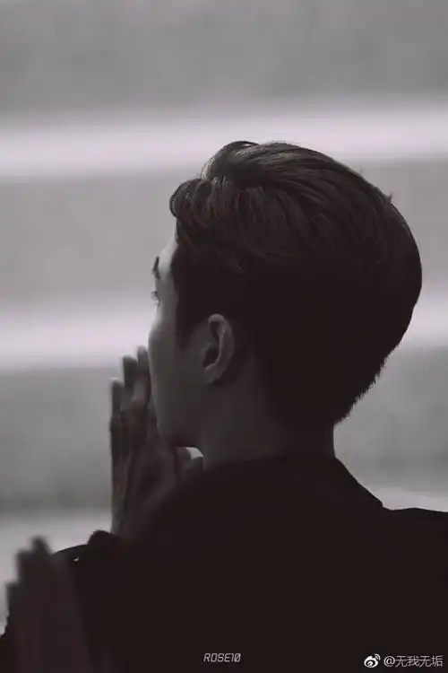 张艺兴的哪个照片gif视频让你觉得嗷心中了一箭