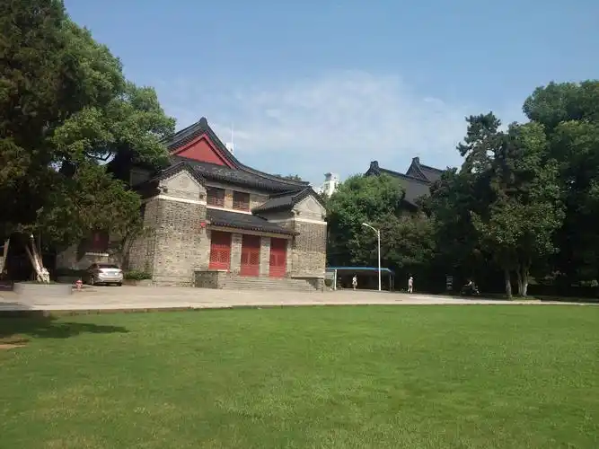 南京大学